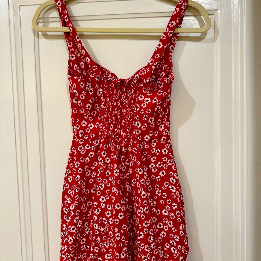 Reformation: Baldwin Dress. Size 2 Color: Red Daisy Dress - Picture 3 of 5